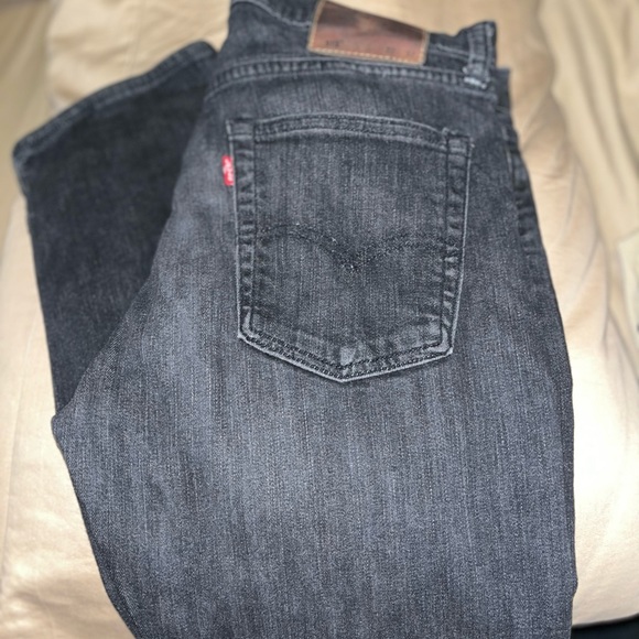 Men’s Levi’s Jeans gently worn, size 32x32 - Picture 5 of 6